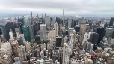 Manhattan gökdelenlerin havadan görünümü