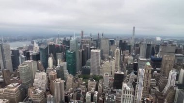 Manhattan gökdelenlerin havadan görünümü