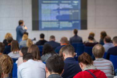 İnsanlar iş konferans Kongre salonunda katılmak