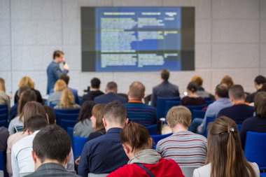 İnsanlar iş konferans Kongre salonunda katılmak