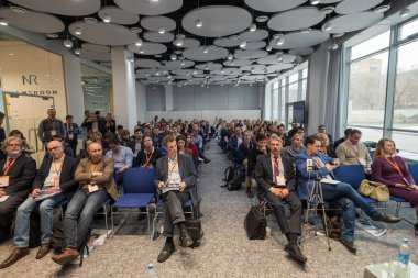 İnsanlar iş konferans Kongre salonunda katılmak