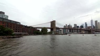 Brooklyn Köprüsü ve Manhattan panoramik cityscape