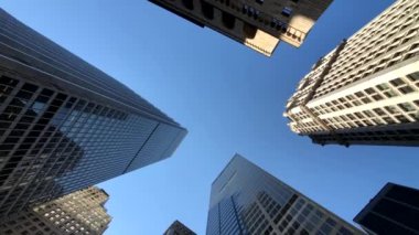 New York gökdelen alttan görünüm