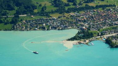 Brienz Gölü gemisiyle hava görünümünü