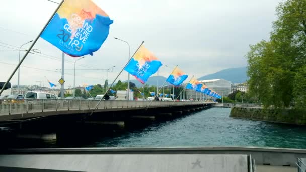 Монблан мосту з прапорами всі кантонів Швейцарії — стокове відео