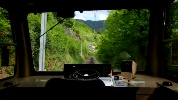 Cabina vacía de un tren que viaja — Vídeo de stock