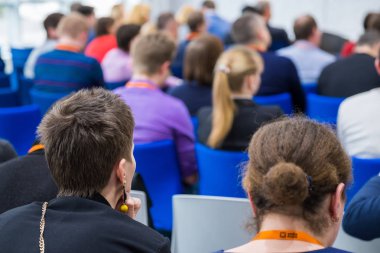 İnsanlar iş konferans Kongre salonunda katılmak