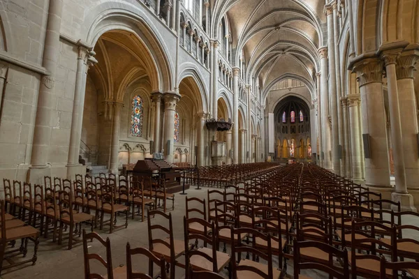 Interior of catholic cathedral in Lausanne — Stock Photo, Image