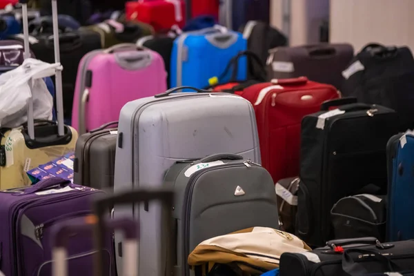 Große Menge verlorenen Gepäcks — Stockfoto