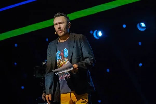 Russian rock musician celebrity Sergey Shnurov performs at the business conference — Stock Photo, Image