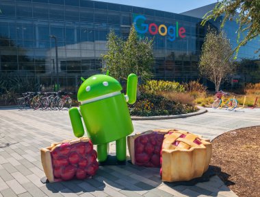 Android heykelinin Googleplex Genel Müdürlük Merkez Ofis