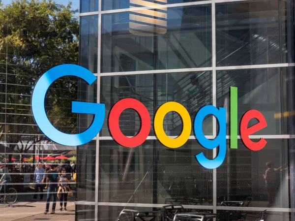 Logo Google di kantor pusat Googleplex — Stok Foto