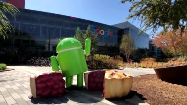 Android heykelinin Googleplex Genel Müdürlük Merkez Ofis