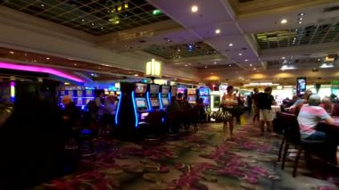 İnsanlar, Mgm casino slot makineleri oynuyorlar