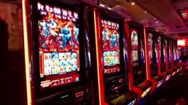 İnsanlar, Mgm casino slot makineleri oynuyorlar