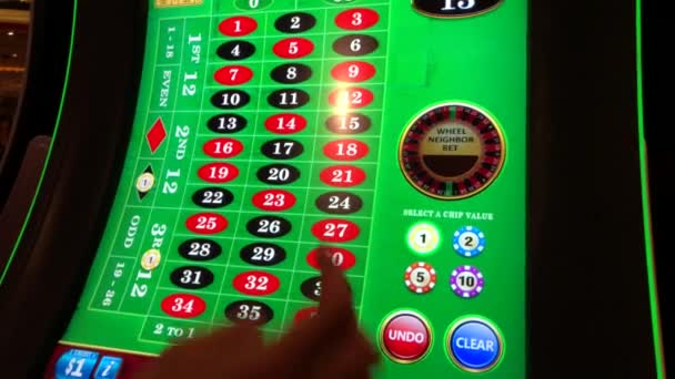 Roulette-Spielautomaten im mgm casino — Stockvideo