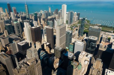 Chicago gökdelenlerin havadan görünümü