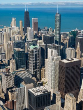 Chicago gökdelenlerin havadan görünümü