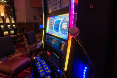 İnsanlar, Mgm casino slot makineleri oynuyorlar