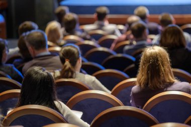 İnsanlar iş konferans Kongre salonunda katılmak