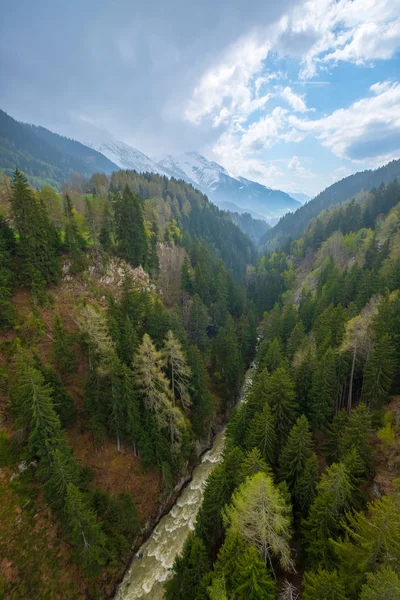 Vista aérea do rio da montanha — Fotografia de Stock