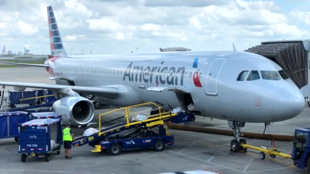 American Airlines samolotu na lotnisku, — Wideo stockowe