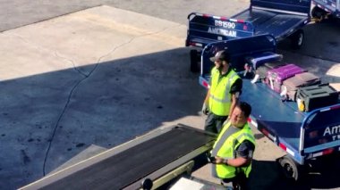 Uçak Bagaj yükleme Havaalanı çalışanları