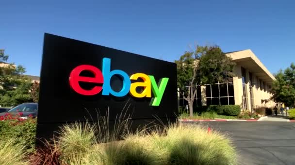 Ebay logo esterno presso la sede dell'azienda nella valle del silicone — Video Stock