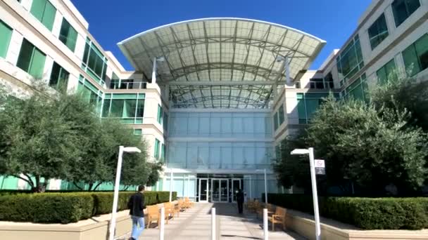 Кампус компании Apple в Силиконовой долине, Infinity loop one — стоковое видео