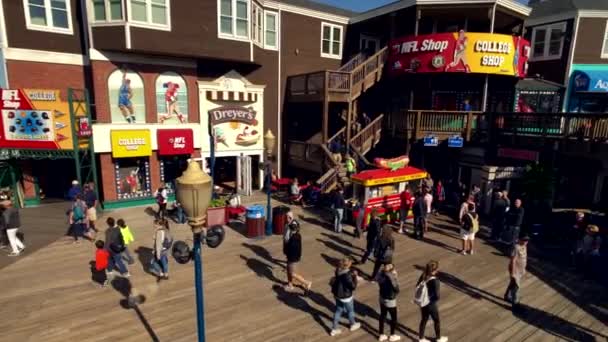 Tourists visit famous landmark Pier 39 — Stock Video