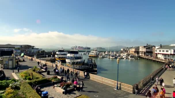 Ünlü dönüm noktası Pier 39 güneşli gün zaman — Stok video