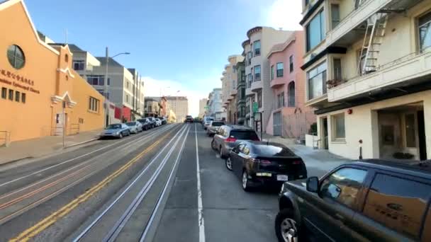 Paisaje urbano durante el día soleado — Vídeo de stock