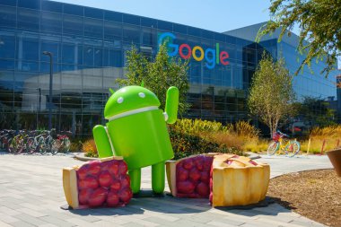 Android heykelinin Googleplex Genel Müdürlük Merkez Ofis