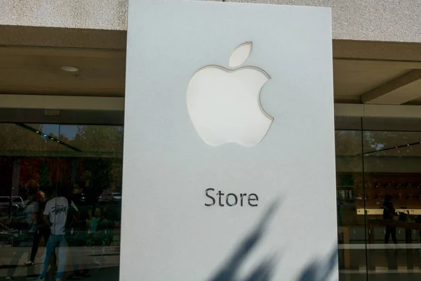 Apple toko di kampus perusahaan di lembah silikon, Infinity loop satu — Stok Foto