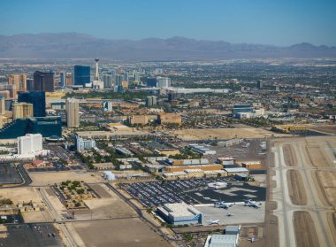 Güneşli bir gün zaman Las Vegas boulevard üstten görünüm