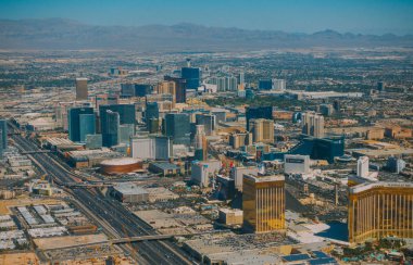 Güneşli bir gün zaman Las Vegas boulevard üstten görünüm