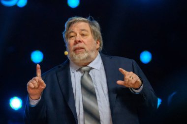 Corporation'ın kurucularından Stephen Wozniak Apple iş toplantısında gerçekleştirir