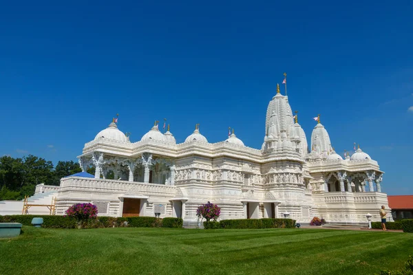 Buddhist temple outdoors landscape at sunny day — Stock Photo, Image