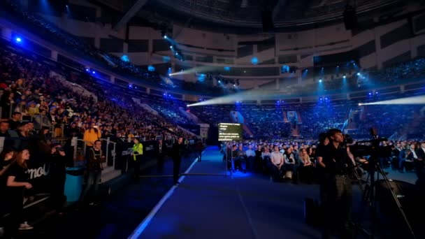 People attend business conference in large congress hall — Stock Video