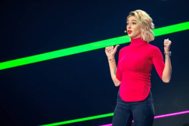 Rus ünlü instagram Blogger Anastasia ıvleeva iş toplantısında gerçekleştirir