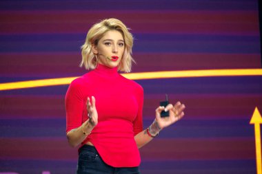Rus ünlü instagram Blogger Anastasia ıvleeva iş toplantısında gerçekleştirir