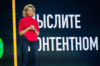 Rus ünlü instagram Blogger Anastasia ıvleeva iş toplantısında gerçekleştirir