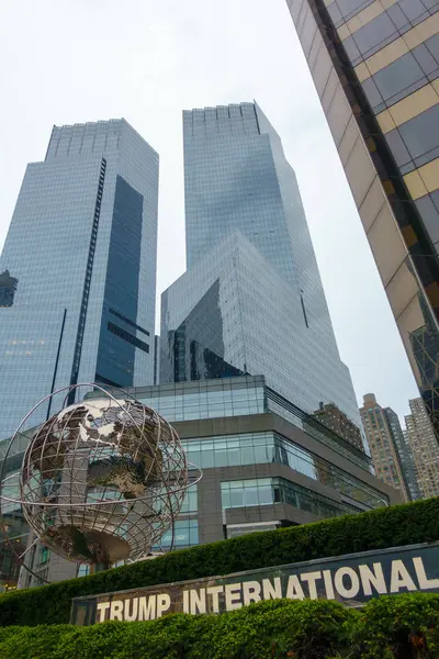 Manhattan 'da Trump uluslararası otel — Stok fotoğraf