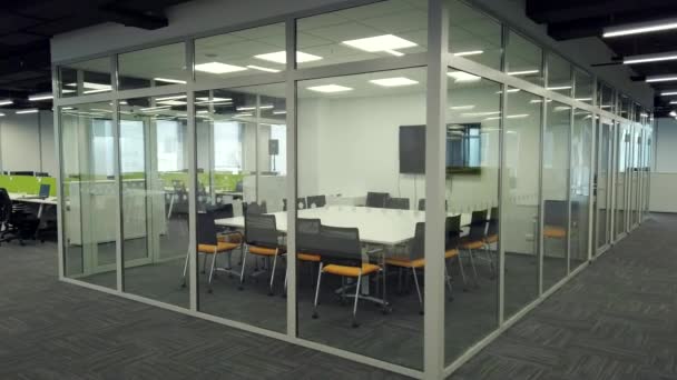Interior de una moderna oficina de centro de ingeniería — Vídeo de stock