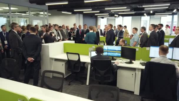 Підприємці відкривають Новий інженерний центр — стокове відео