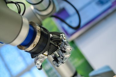 Robot el makro yakın