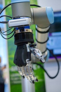 Robot el makro yakın