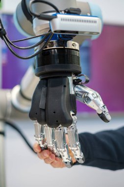 Robot el makro yakın