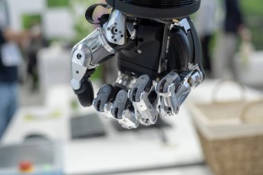 Robot el makro yakın