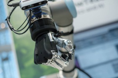 Robot el makro yakın